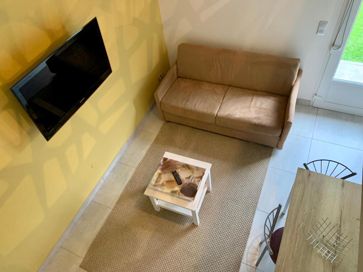 Studio A La Campagne & Jacuzzi Montcornet  エクステリア 写真
